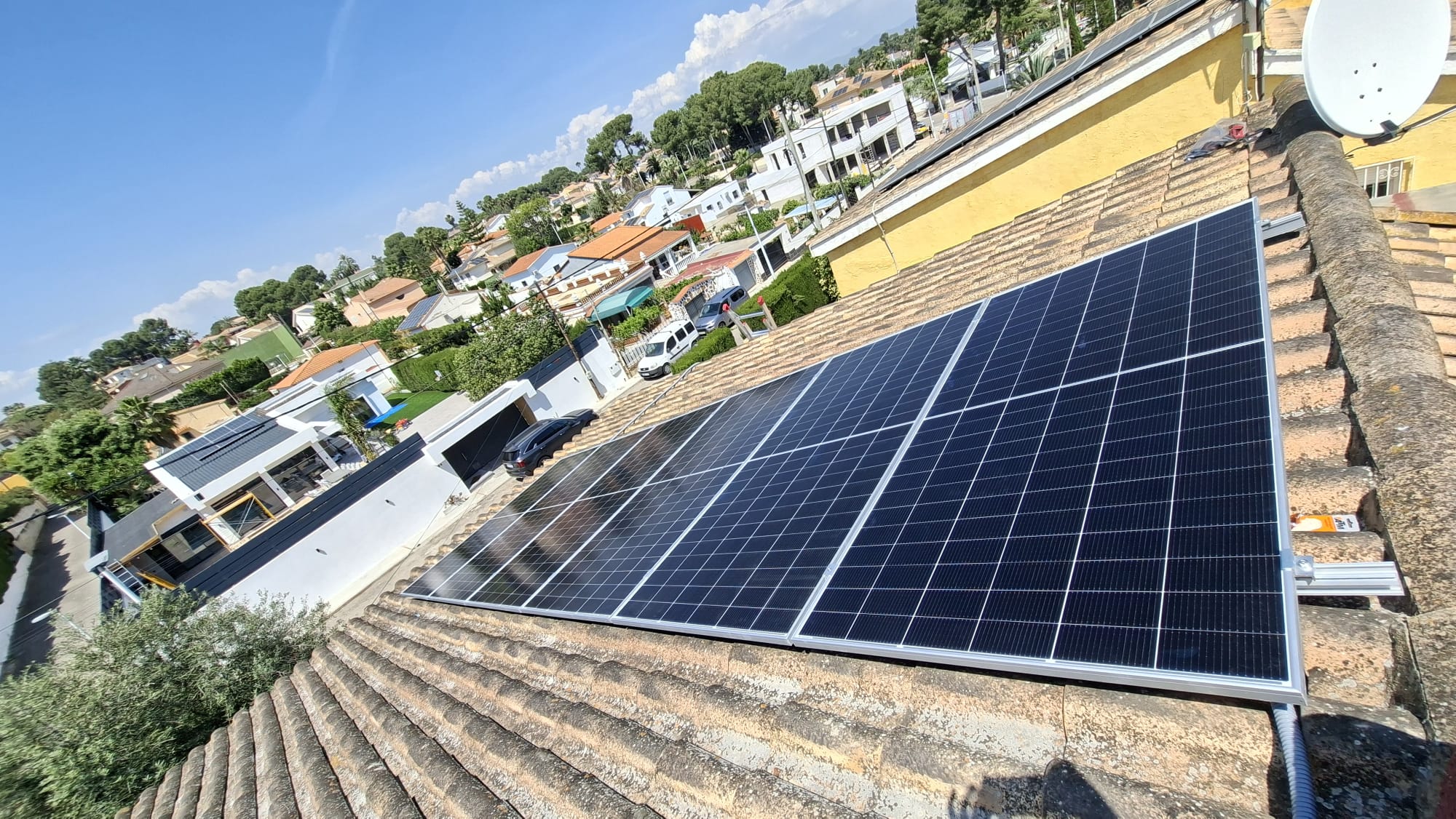 Placas solares en Valencia: guía completa para instalar y ahorrar en 2026